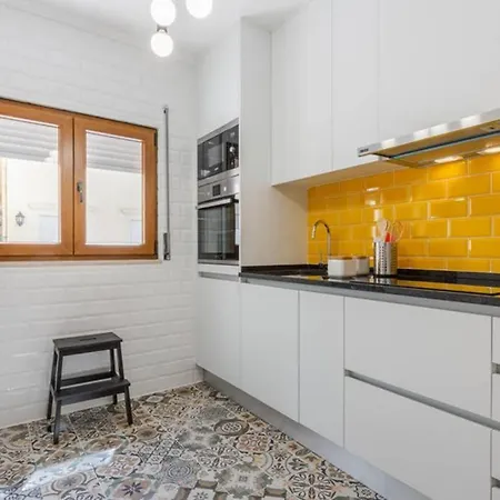 Appartamento Charming Holiday Retreat - 3bdr In By Ondjo *